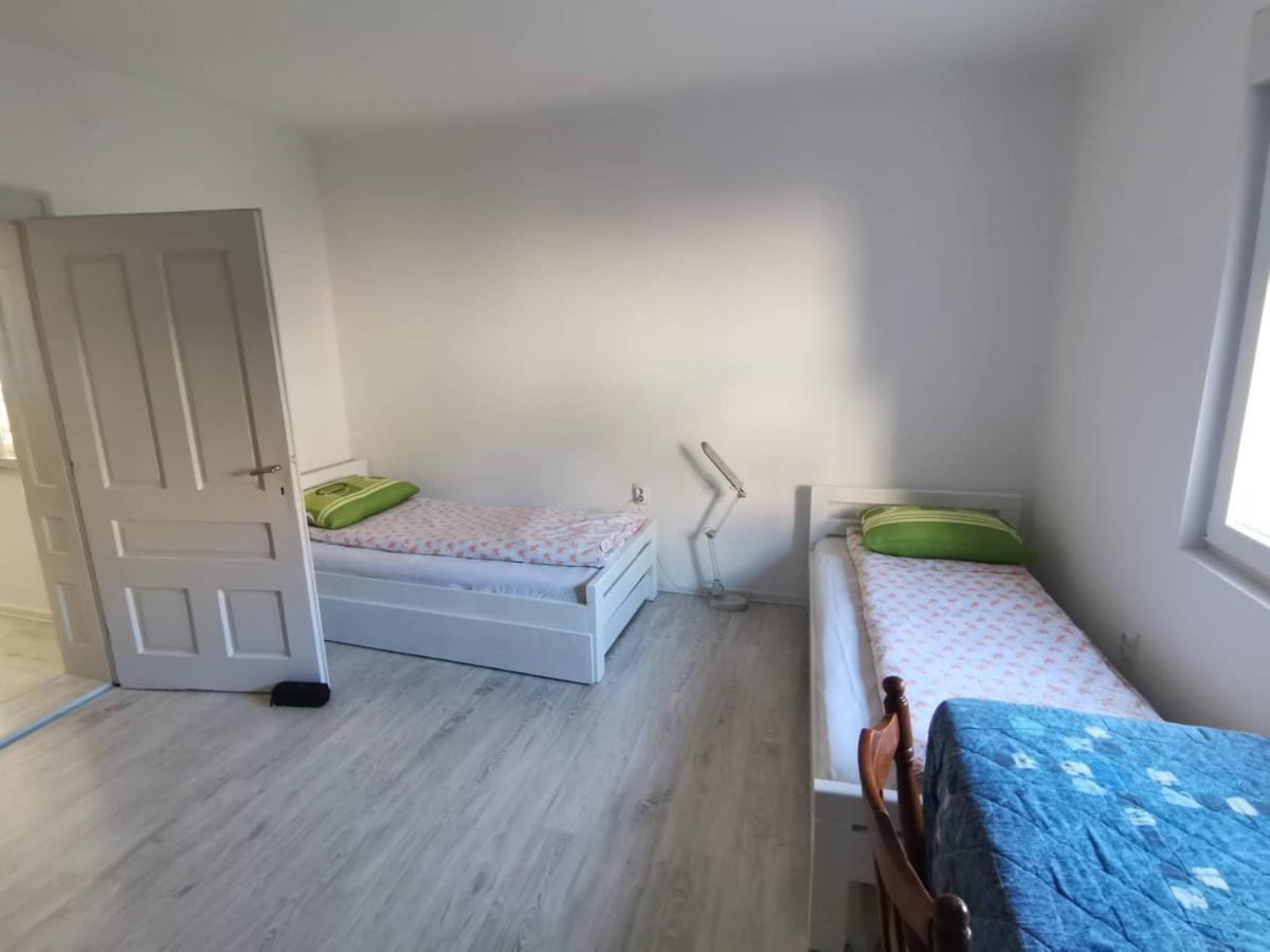 Azzuro Apartman Ni Kültér fotó